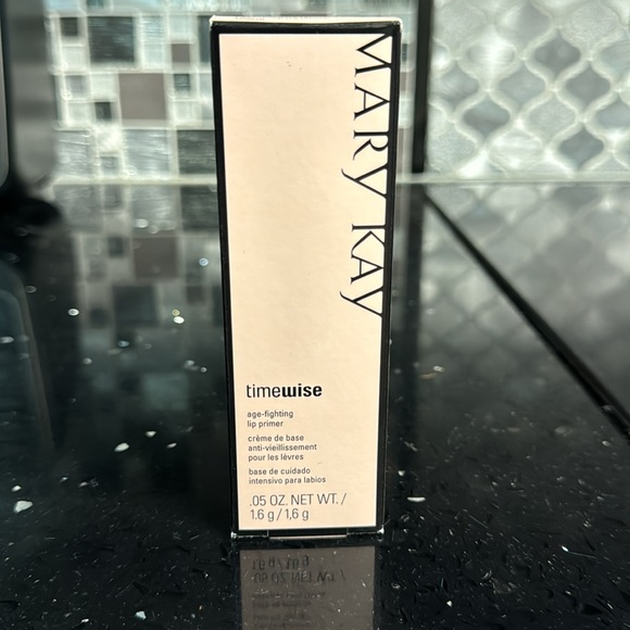 Mary Kay age fighting lip primer - Picture 2 of 3